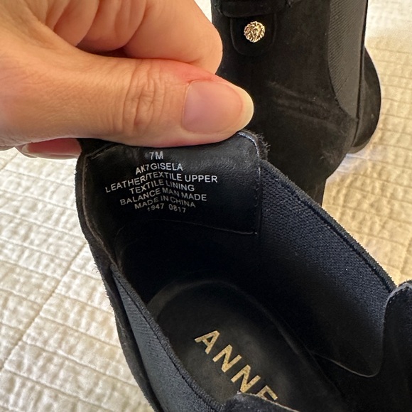 Anne Klein 7 Black Suede Almond Toe Bootie Elegant Ankle Boots NWOT - Picture 3 of 6